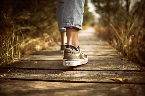 5 Amazing Health Benefits Of Walking Every Day